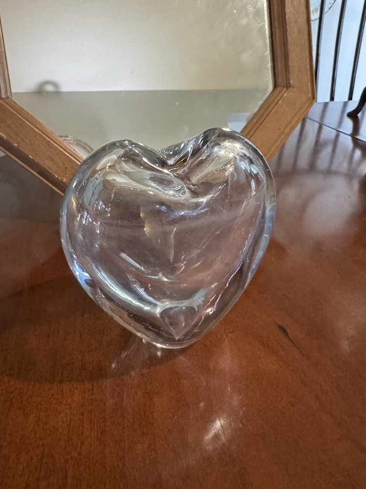 Murano Style Art Glass Heart Bud Vase 4 Inch Tall
