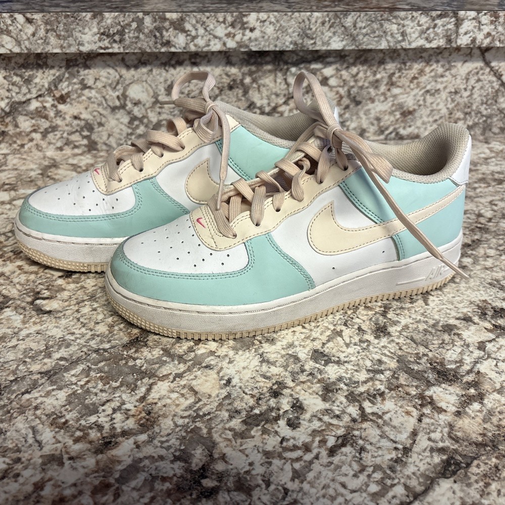 Nike Air Force 1 GS Emerald Rise Guava Ice DV7762-300 Kids Sneakers Size 6Y. I