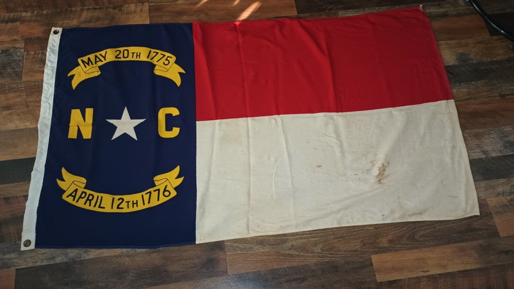 Vintage Bulldog Brand 3' X 5' North Carolina State Flag