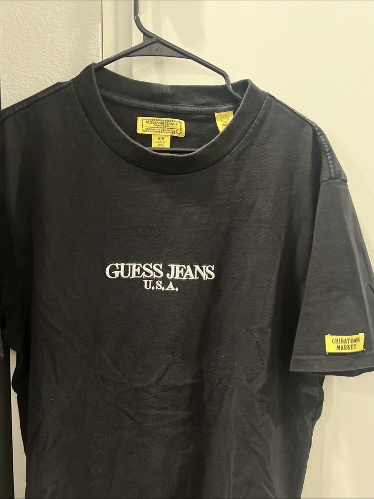 Guess Jeans USA x Chinatown Market Smiley Logo Tee Black Size M Vintage