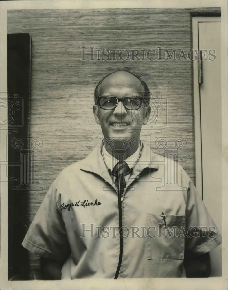 1973 Press Photo Dr. Roger L. Lienke, Physician - abna34522