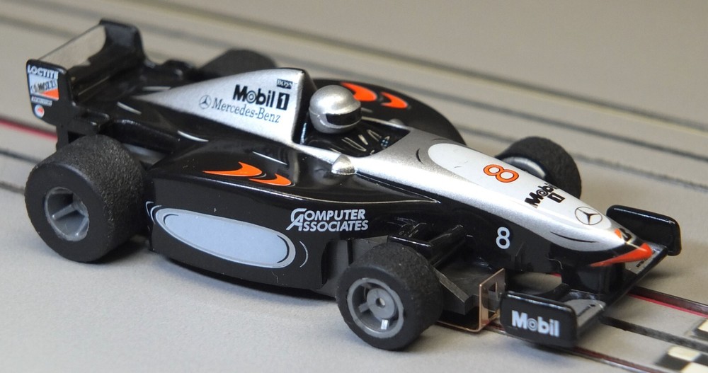 1:43 Scale Tyco 440x2 F-1 Mercedes-Benz #8 Mobil 1 Diecast Car Set