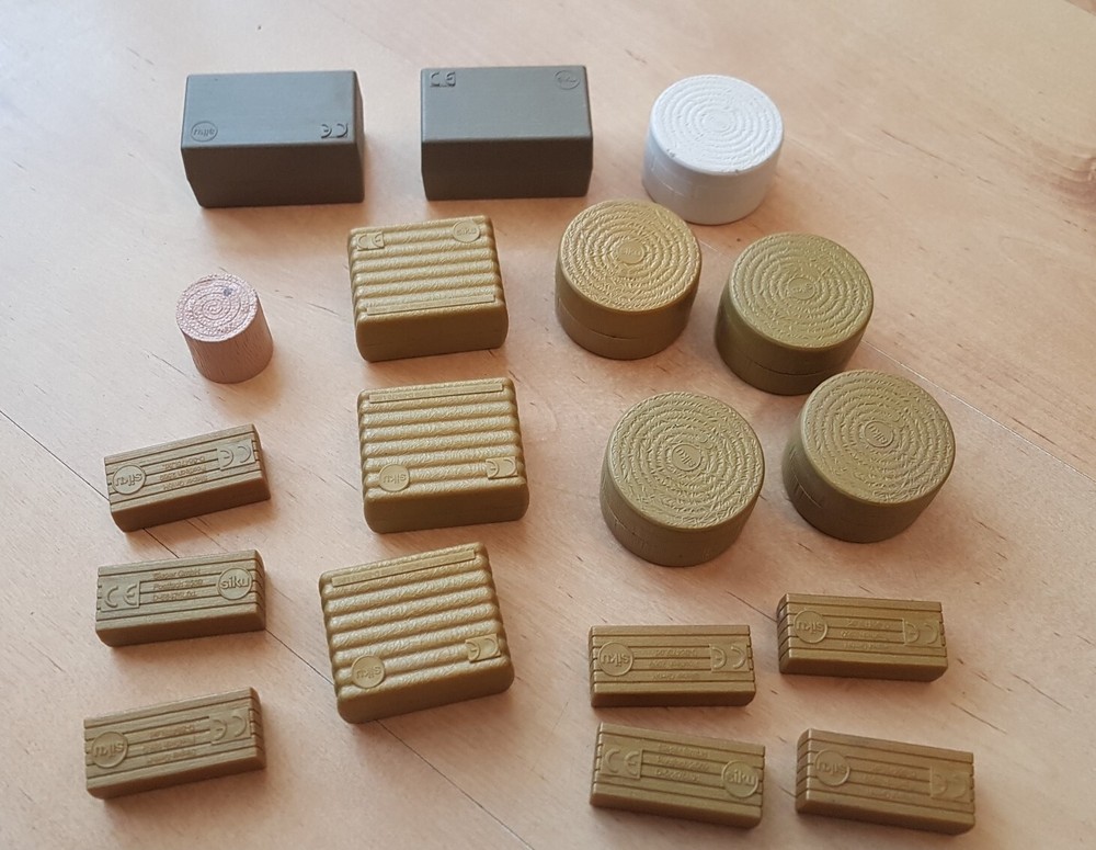 figurines LOT accessoires ferme SIKU bottes de foin  et autre