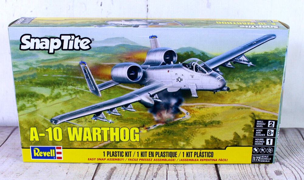 Revell Level 2 Snap Tite Model Kit Republic A-10 Warthog Aircraft 1/72