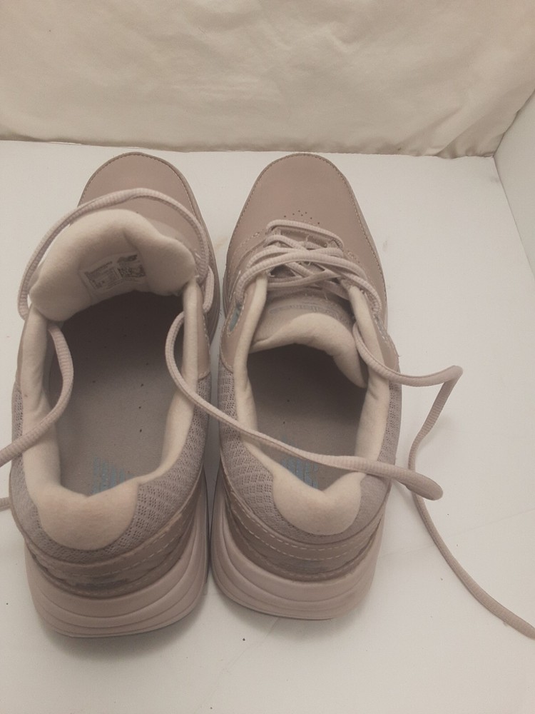 New Balance Women's shoe Size 9 Beige Walking Sneakers