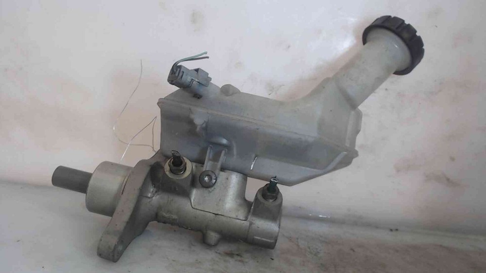 Maitre cylindre frein Renault CLIO III 460111561R