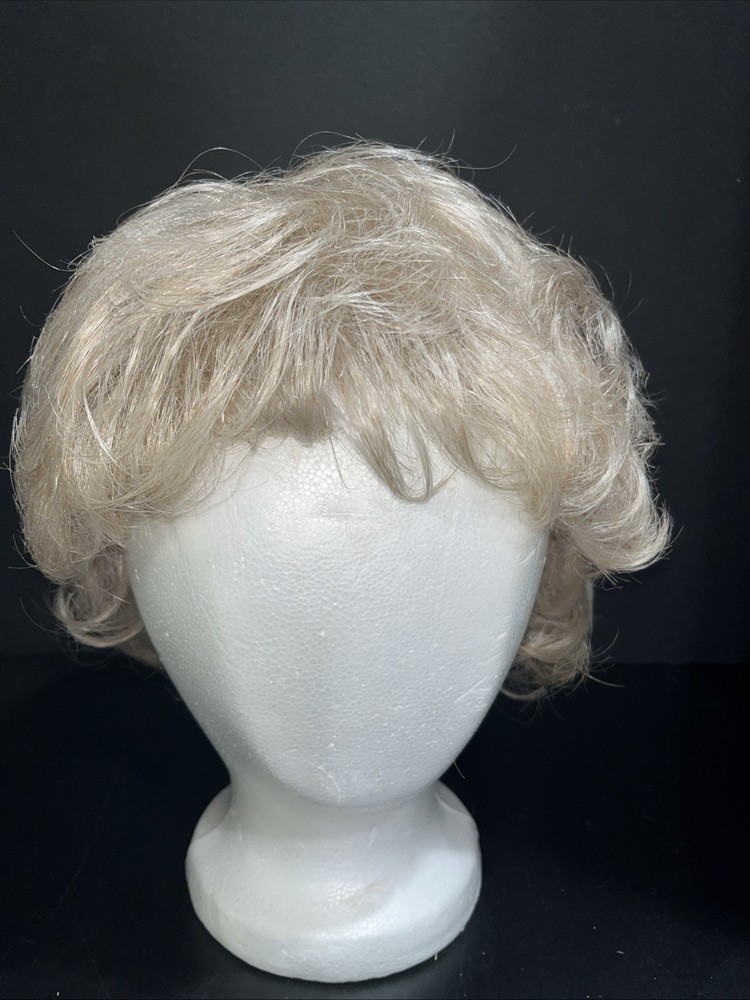 Vintage Paula Young Wig A5032 Short Blonde Gray Straight Hair Average Size 101