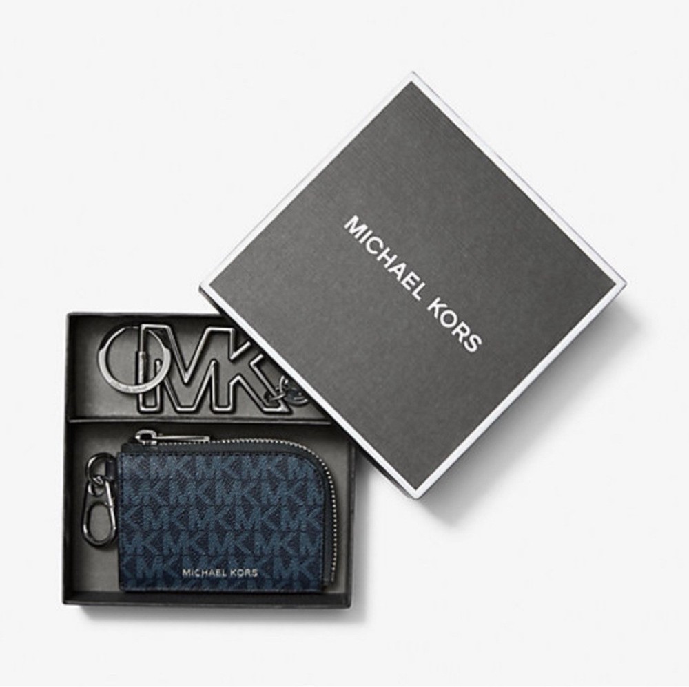 NEW NWT Michael Kors Wallet & Keychain Gift Set