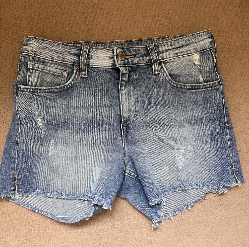 H&M Regular Waist Mid Blue Distressed Denim  Shorts Size 8