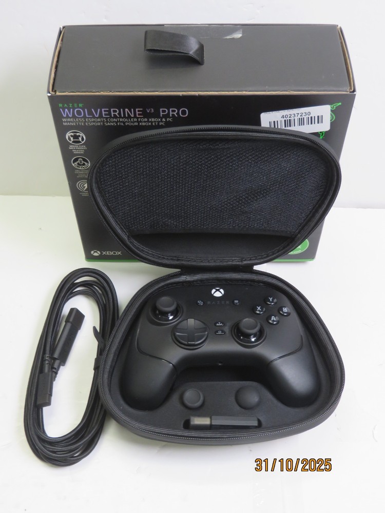 Razer Wolverine V3 Pro Wireless eSports Controller RZ06-0520 W/ Dongle XBOX | PC