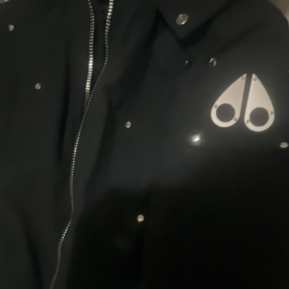 Moose Knuckles Men's Black Jacket M Logo Zipper Button Accents Zip Closure