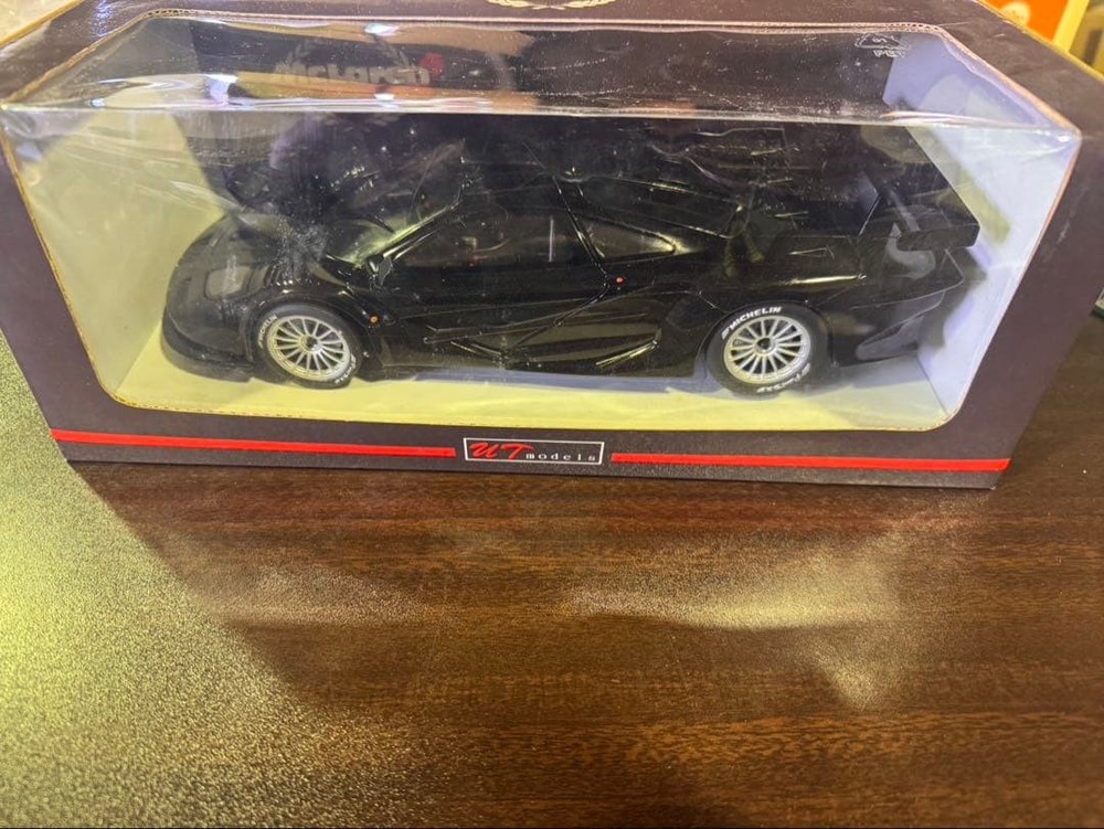 UT model 1/18  McLaren F1 GTR black 790851