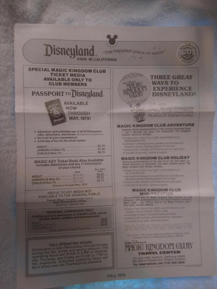1978 Disneyland Walt Disney World Magic Kingdom Club guide folder