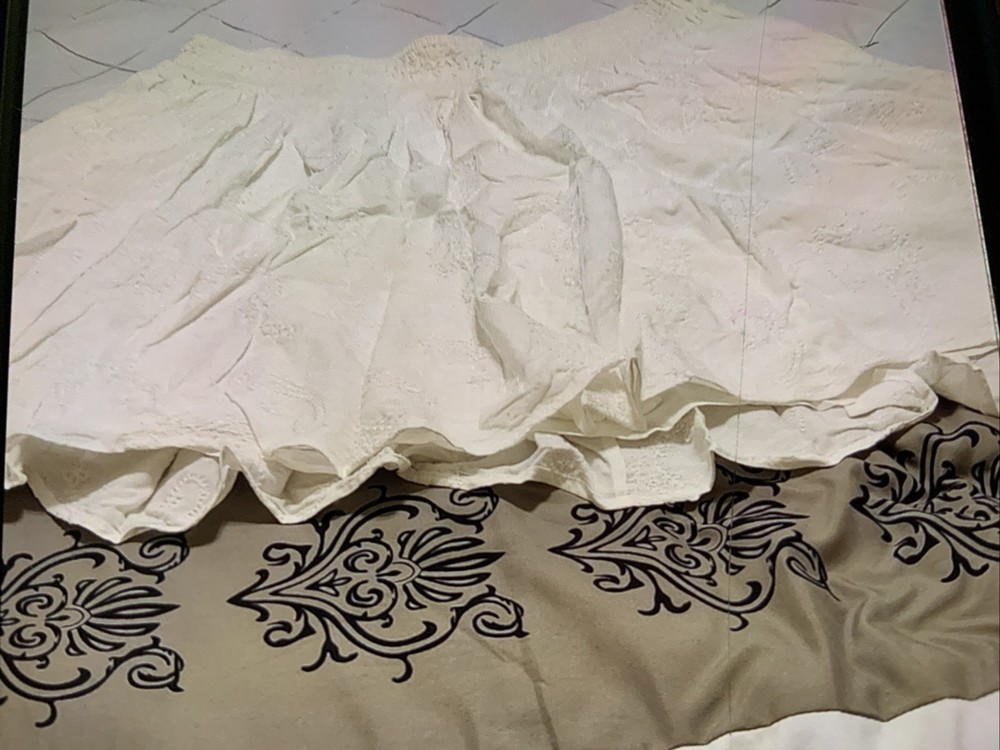 A Very Beautiful Skirt Set/The Skirt Is Lined And Has Pockets/