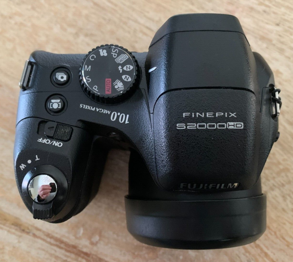 FUJI FinePix S2000HD 10MP Digital Camera with Kodak Case Untested