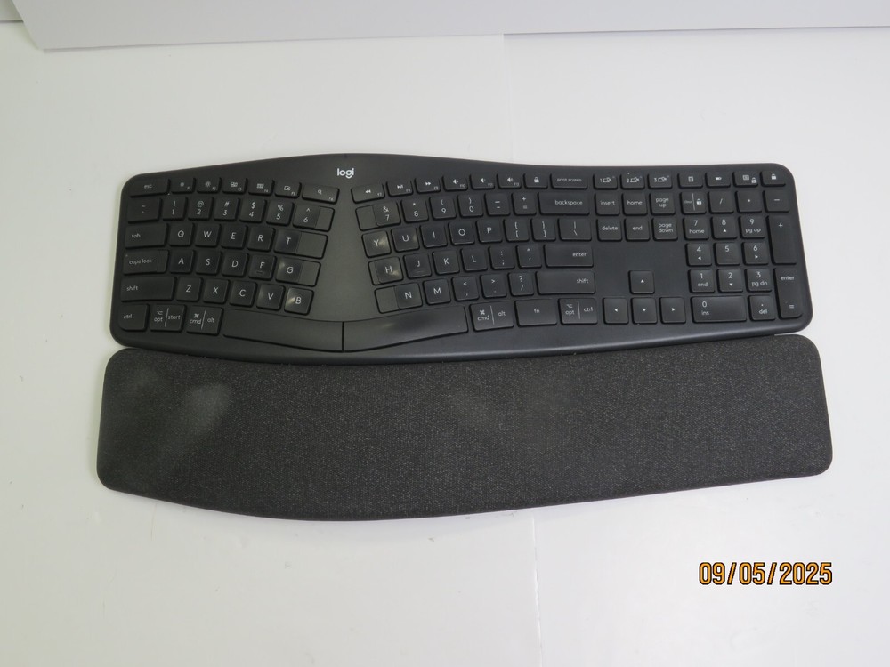 Logitech ERGO K860 Bluetooth Ergonomic Split Keyboard Black DJ695 Wireless Comfort Typing