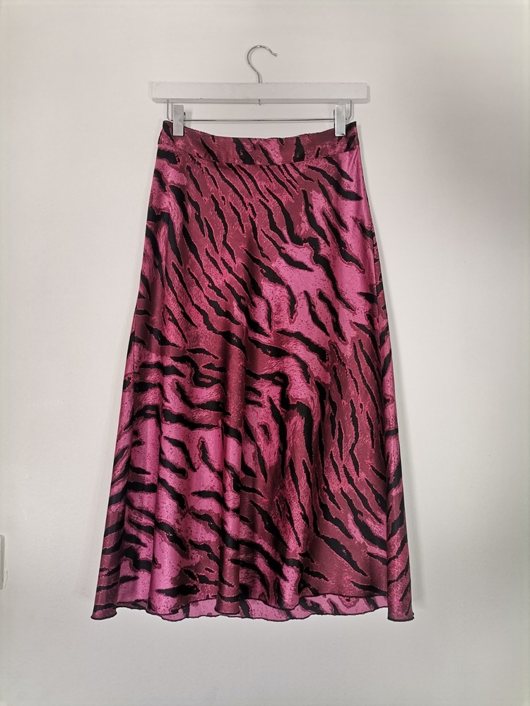 Vero Moda Women's Magenta Black Printed A-Line Skirt