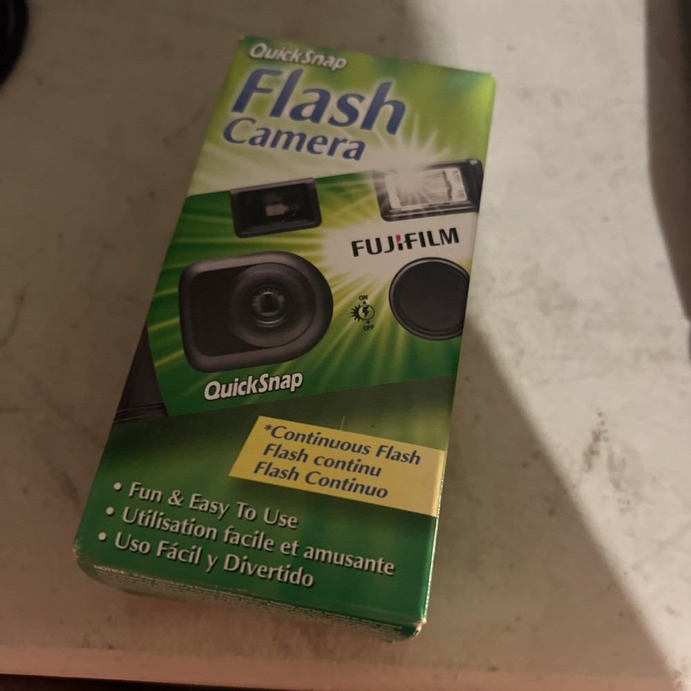 Fujifilm Quicksnap Smart Flash 35mm Disposable Camera Expired 2017