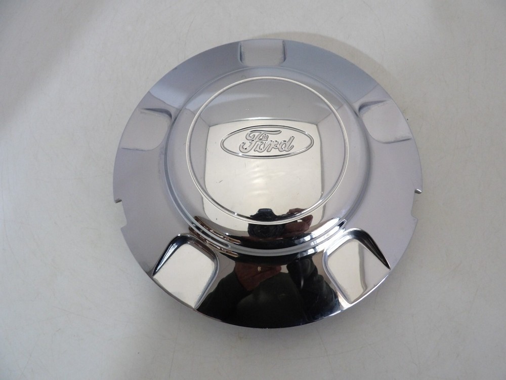 OEM 1997 1998 1999 2000 2001 2002-2003 FORD EXPEDITION Wheel CHROME Center Cap