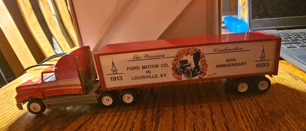 1993 Winross Ford Tractor Trailer 80th Anniversary Louisville KY Edition