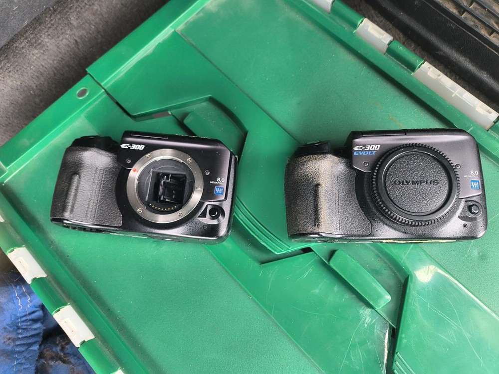 Olympus EVOLT E-300 8.0MP Digital SLR Camera - Black (Body Only)