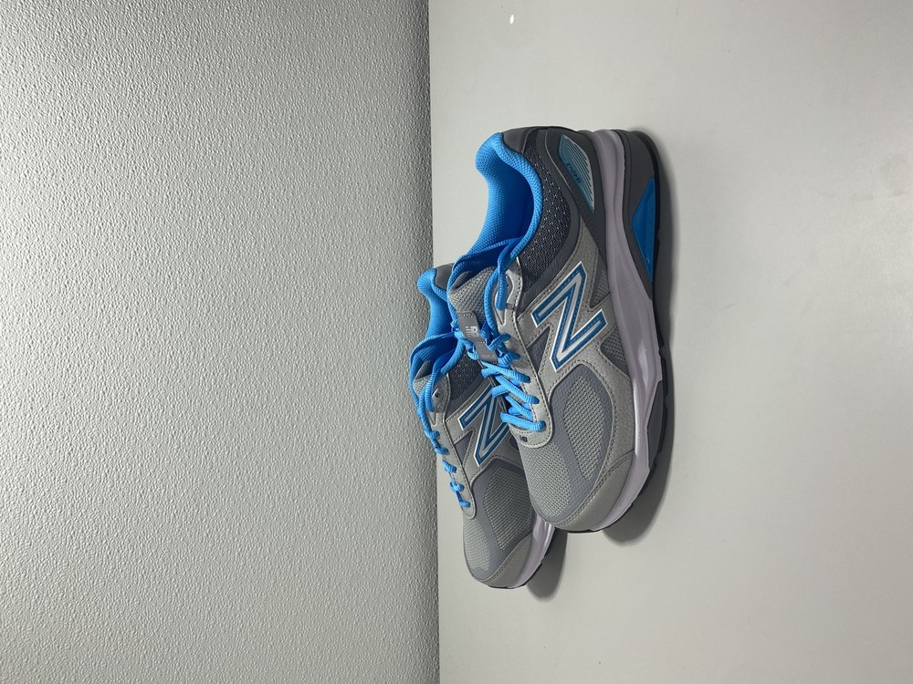 New Balance 1540 V3 Womens Size 9 Low Tops Comfort Blue Silver White