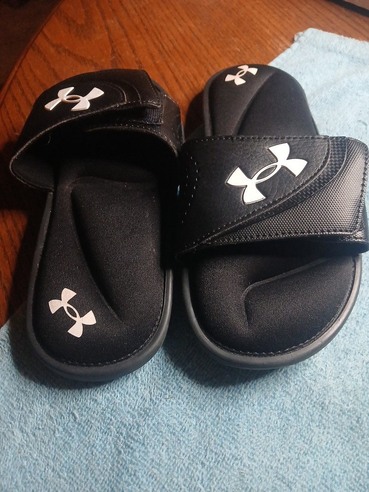 under armour Slides Youth Size 4y