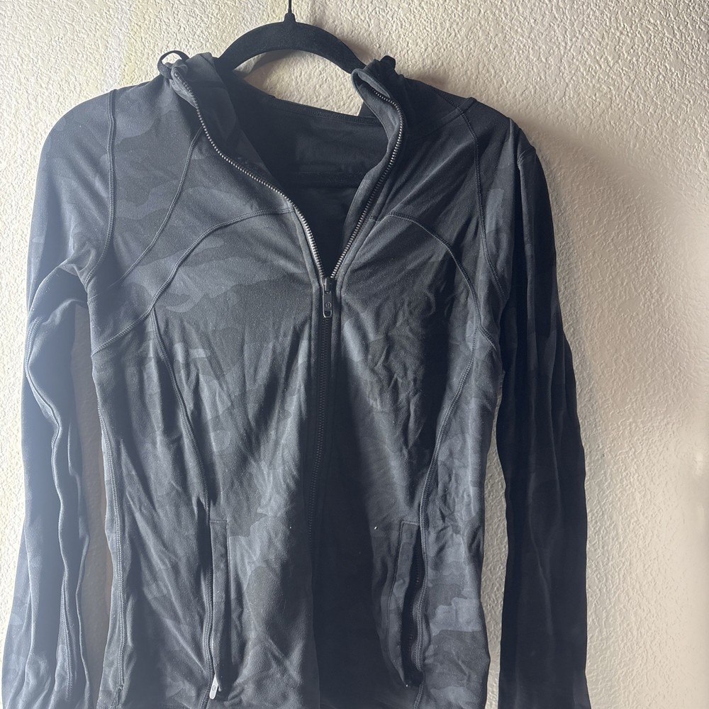 Lululemon Women's Hooded Define Jacket Nulu black Camo, Size 8