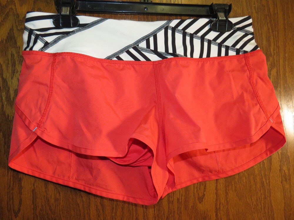 Lulemon 6 Speed Short Love Red Quilt Waistband EUC Rare Find