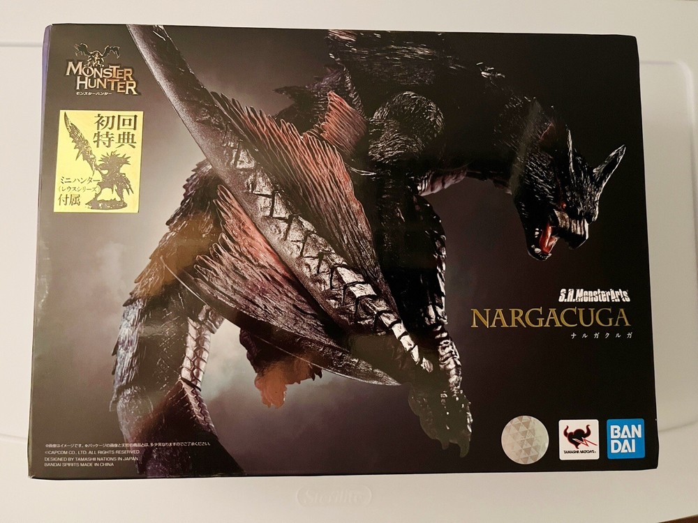 Bandai Japan S.H. MonsterArts Monster Hunter Iceborne Nargacuga Figure