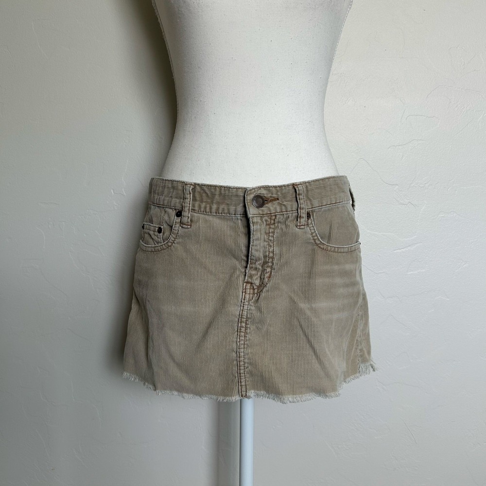 Y2K corduroy mini skirt in trendy retro colors