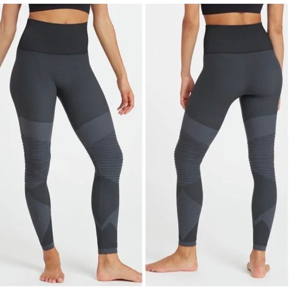 Spanx Seamless High Rise Textured Leggings in Black Gray for a Flattering Look