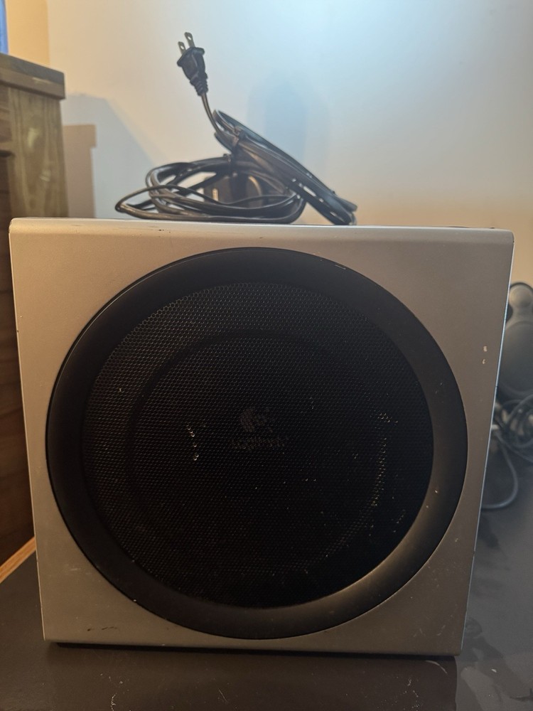 Logitech Z-2300 Multimedia Subwoofer In Silver For Computer Speaker System