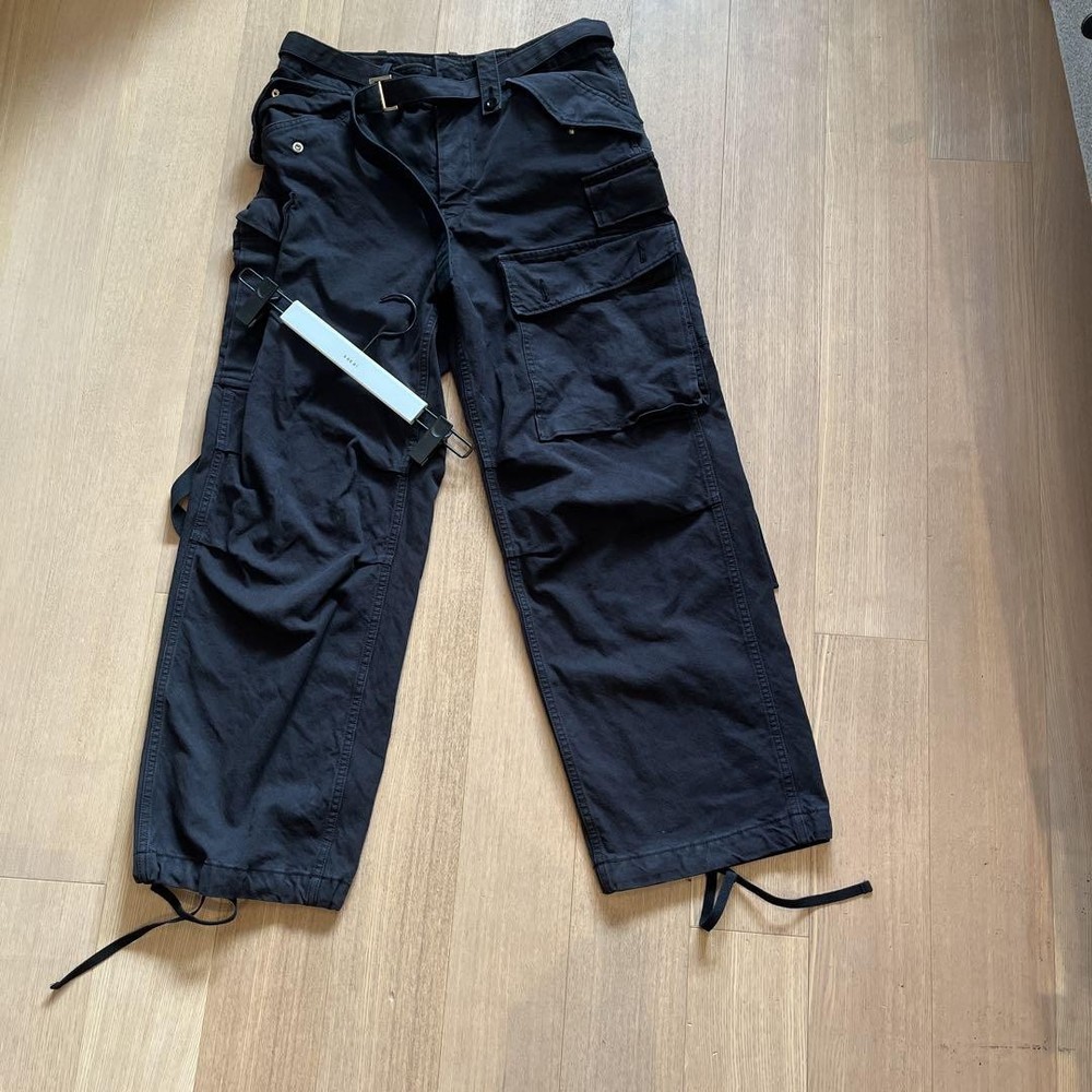 Used Sacai 22AW Black Belted Wide Cargo Pants Size M-132B Try-On Condition