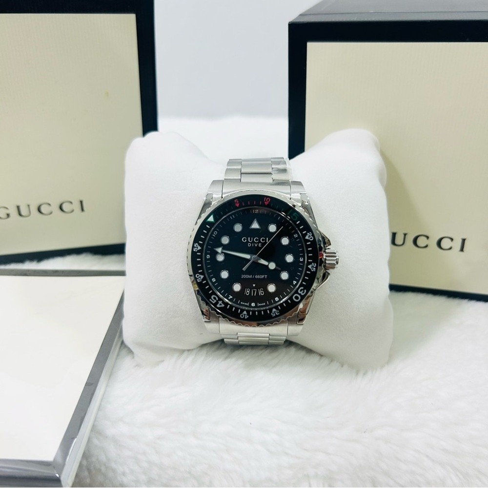 Gucci Dive Stainless Steel Black Dial Quartz Diver's YA136221 200M Watch NEW men