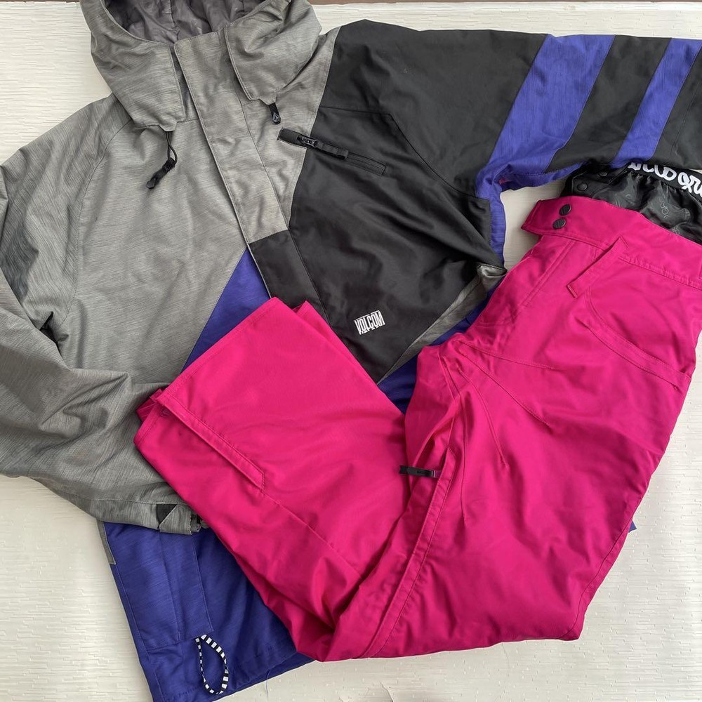 Volcom Snowboard Jacket Mens Size L with pants Gray Pink