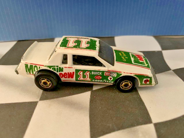 Hot Wheels 1983 The Hot Ones NASCAR Stocker Buick Regal WHITE GHO Mountain Dew