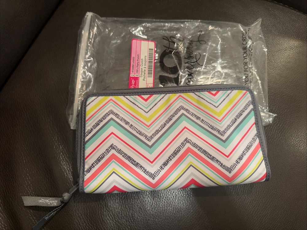 Chevron Party Punch Coupon Holder Wallet for Cash and Coins  -image