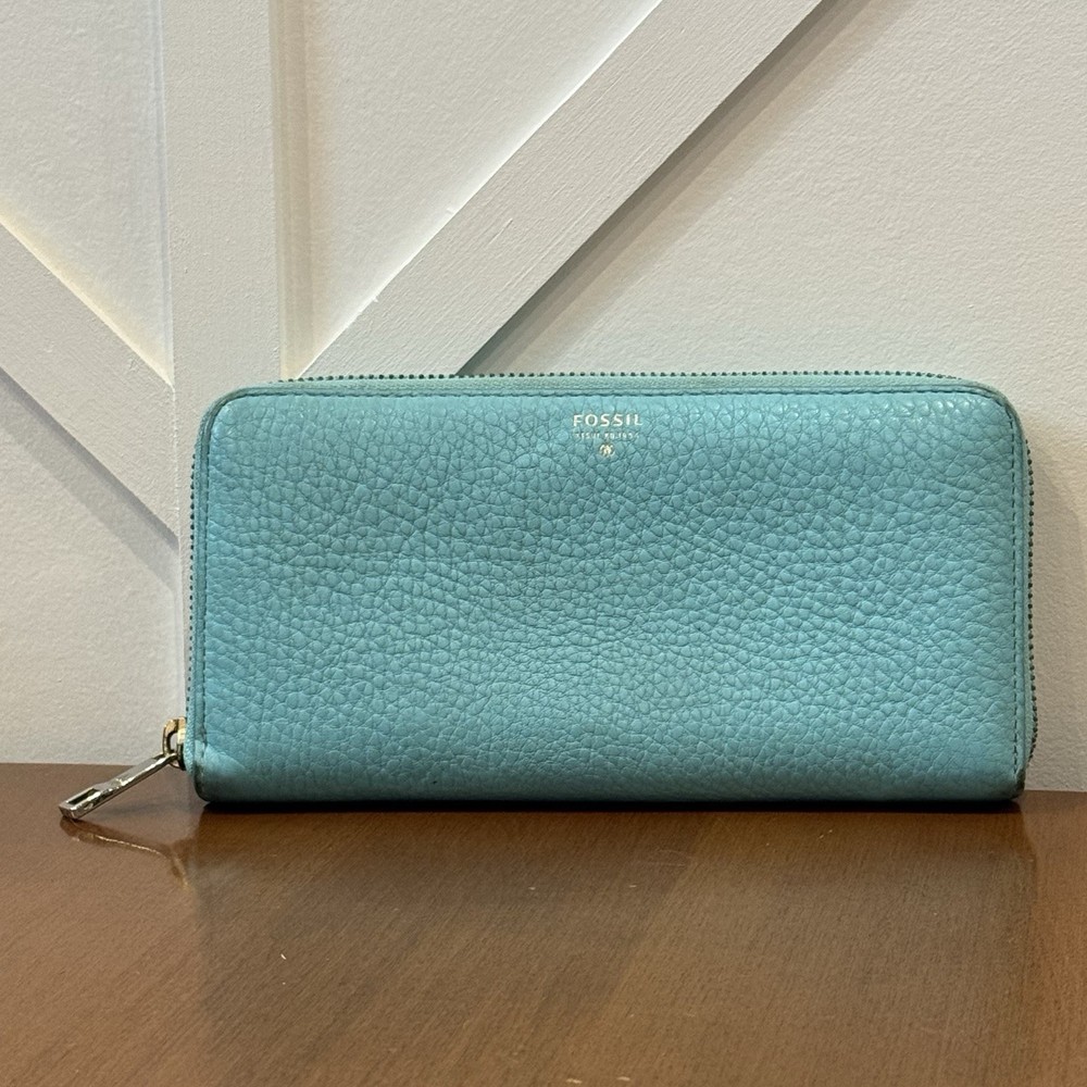FOSSIL Pebbled Leather Wallet Tara Clutch Turquoise Aqua Zip-Around Wallet