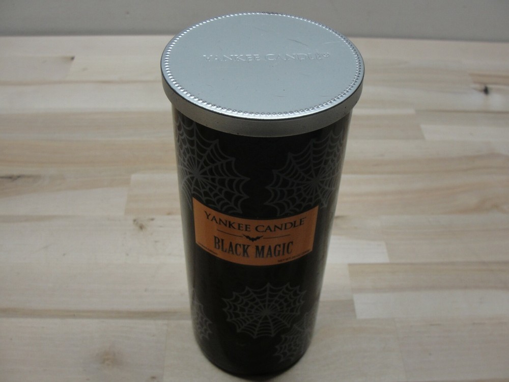New Yankee Candle Black Magic 20 Oz Halloween Scented Candle
