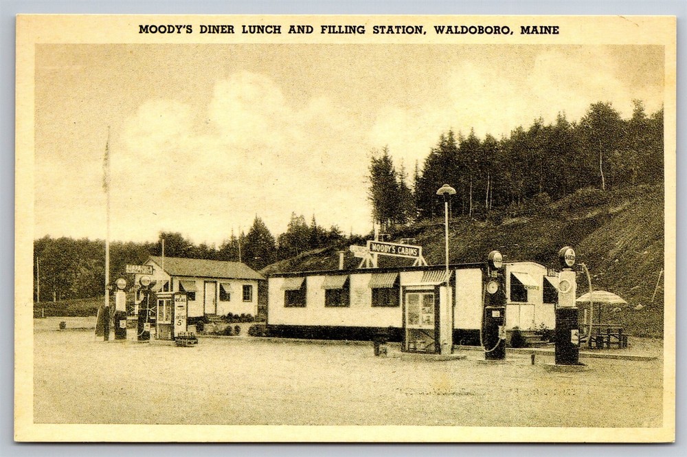 Moodys Diner & Lunch Filling Station Gas Pump Waldoboro ME 1940s Postcard U2