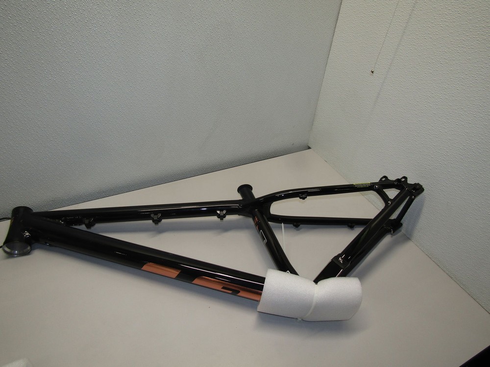 GT Bicycles 26 Inch LaBomba Frame MD Size Black