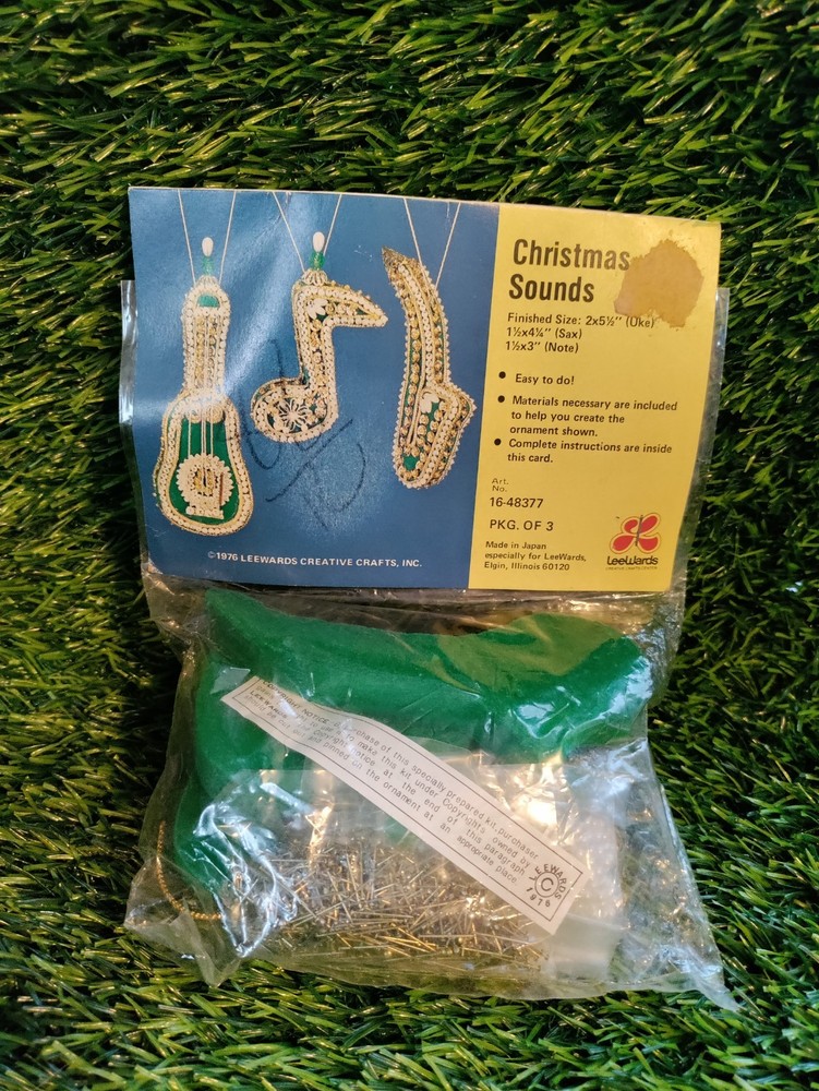 LeeWards CHRISTMAS SOUNDS Instruments Vintage Sequin Bead Christmas Ornament Kit
