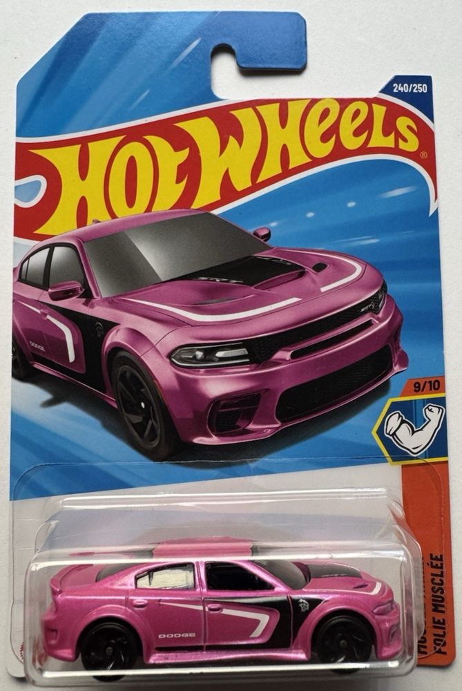 2025 Hot Wheels MUSCLE MANIA 9/10 '20 Dodge Charger Hellcat 240/250 (Int. Card)