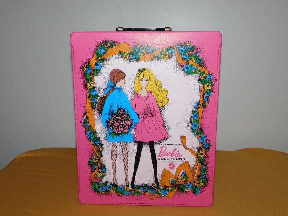 VINTAGE TOY 1968 MATTEL BARBIE DOLL TRUNK  PLASTIC CARRYING CASE