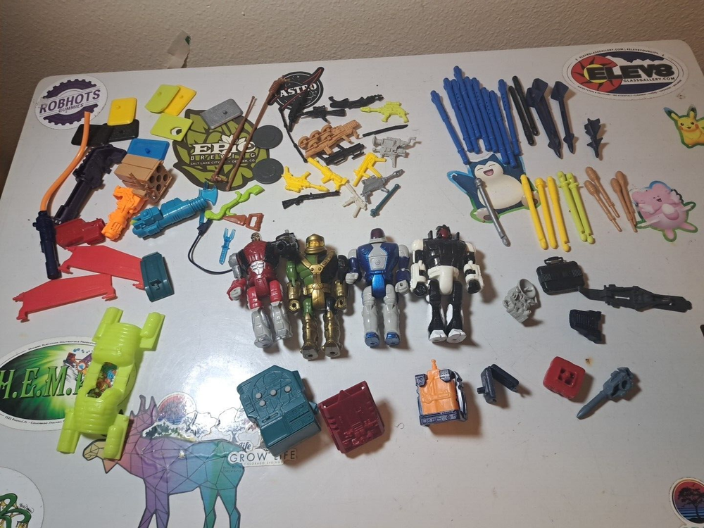 VTG 1993 Lot of 4 GI Joe Armor Tech Figures with Original Accessories