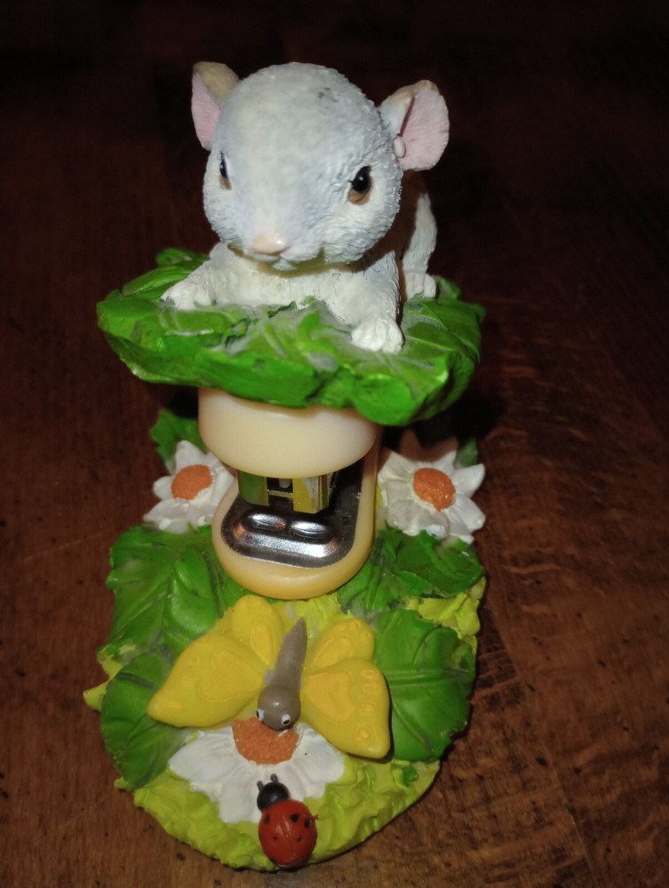 Adorable Flower-Shaped Mini Mouse Stapler for Fun Office Supplies