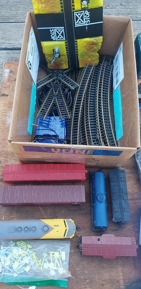 Ho Scale Starter Train Sets