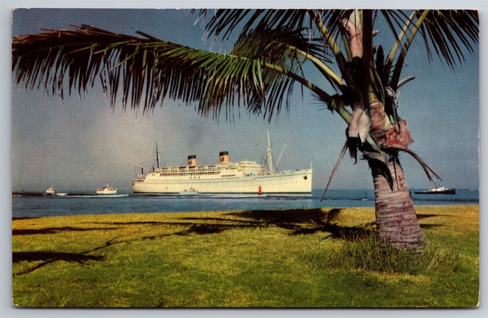 SS Lurline Arrives In Hawaii Ocean Liner Cruise Ship C1939 Postcard G6
