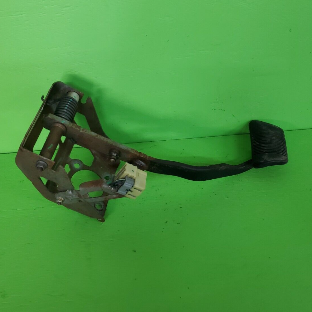 05-06 Chrysler 300 Signature Brake Pedal Assembly